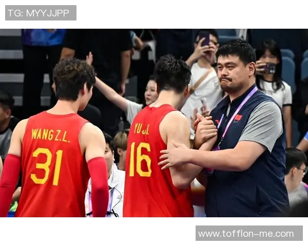 姚明走进大学校园分享篮球梦想与人生经验激励年轻学子奋发向上