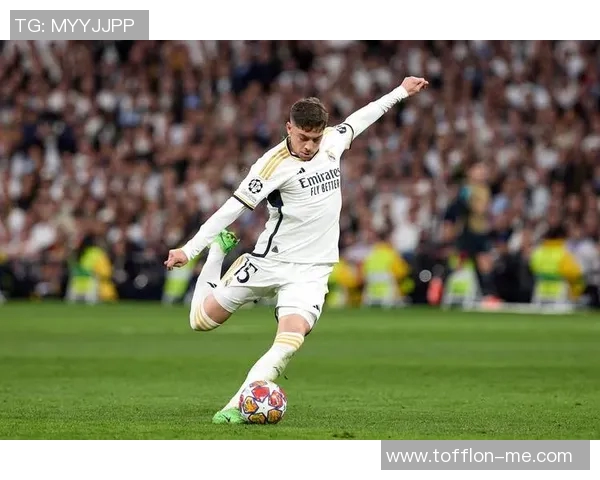 西班牙足球明星在皇马的辉煌历程与成就回顾