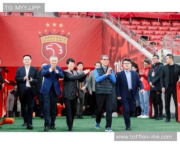 足球明星退役引发热议球迷情怀与未来发展的双重思考 足球明星退役引发热议球迷情怀与未来发展的双重思考