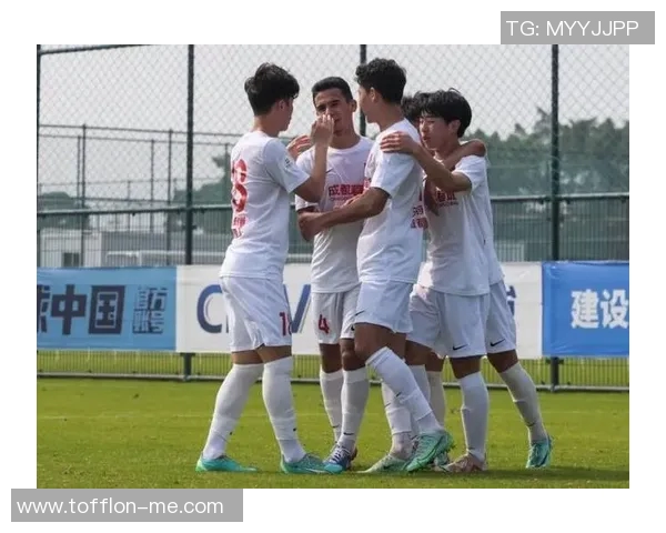 中国男足U19迎战强敌全力争胜展现青春风采与拼搏精神 中国男足U19迎战强敌全力争胜展现青春风采与拼搏精神