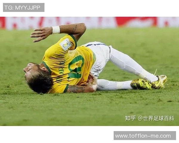 足球明星意外受伤瞬间真实照片揭示运动背后的艰辛与挑战